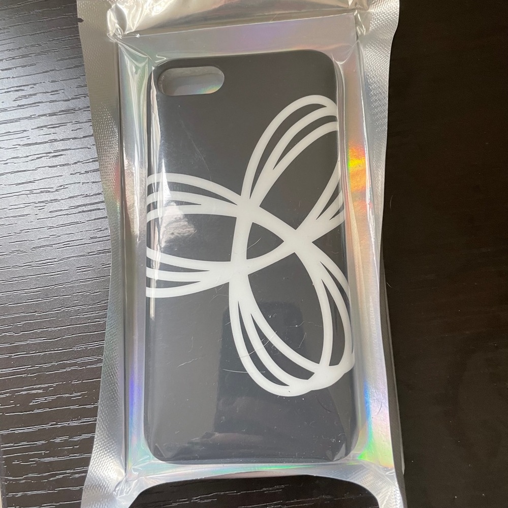 NWT Aritzia Phone Case